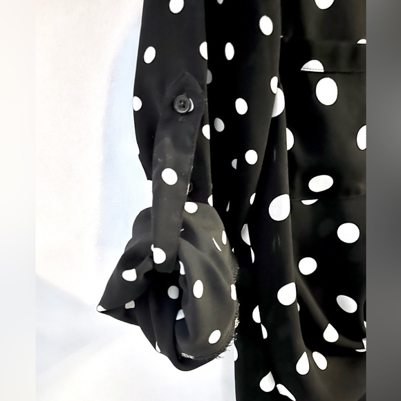 Express Women Black with white polka dot button down collard blouse sz XS - Picture 6 of 7